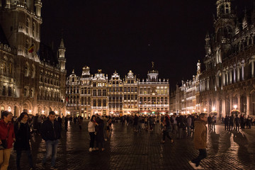 Fototapeta na wymiar Bruxelles, the Grand Place by night