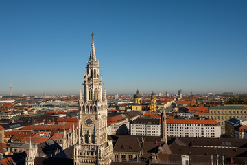 Naklejka premium München Turm neues Rathaus mit Blick auf die Stadt
