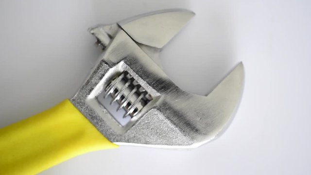 cl&eacute; &agrave; molette