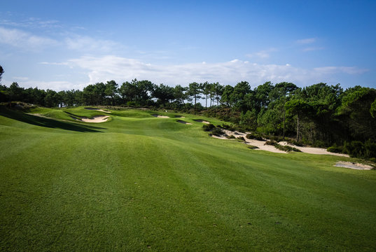 Der West Cliffs Golfplatz an Portugals Silberküste, in der Nähe von Obidos. Er gehört zu den besten Golfpätzen Europas, Nummer eins in Zentral Portugal. Spielbahn 15 ein Par 5