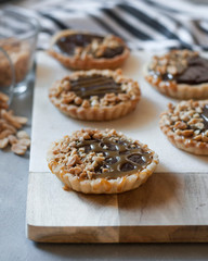 Chocolate peanuts tarts