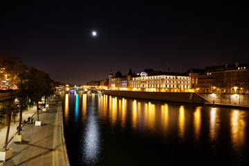 Obraz na płótnie Canvas Paris, France - October 21, 2018: Conciergerie and river Seine in Paris