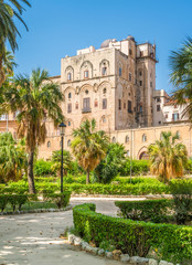 Obraz premium Palazzo dei Normanni (Palace of the Normans) or Royal Palace of Palermo as seen from Villa Bonanno. Sicily, southern Italy.