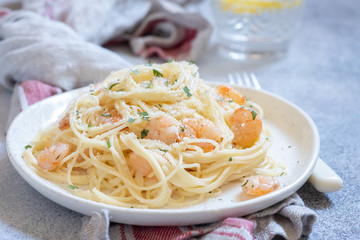 spaghetti with shrimps and creamy sauce