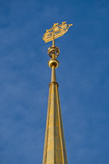 Fototapeta na wymiar Admiralty needle. Spire, crowning the Admiralty building in St. Petersburg.
