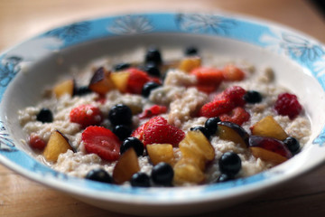Oatmeal with berries