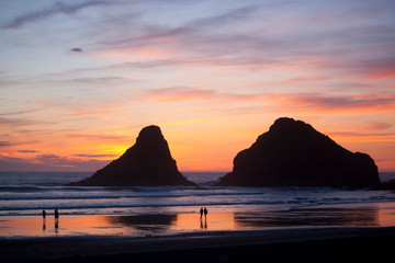 Obraz na płótnie Canvas sunset at the sea
