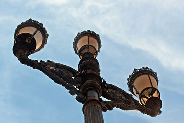 Lampe an der plaza de Juan de Dios in Cádiz