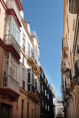 Straßenansicht und Häuser in Cádiz