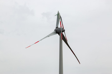 Gebrochener Flügel eines Windrads