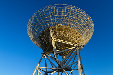 The observatory in the evening,The silhouette of a radio telesco