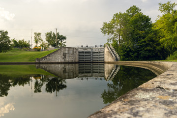 Fototapeta na wymiar Holding pond at a canal lock