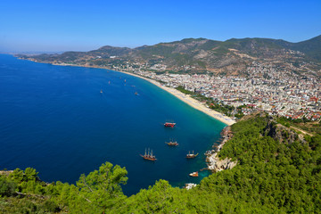 Fototapeta na wymiar Amazing beaches view from Alanya Castle in Antalya, Turkey. 