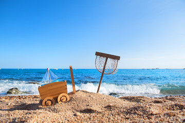 Fototapeta premium Vintage toys at the beach