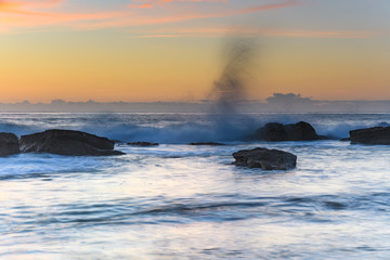 Obraz premium Sun, Sand, Sea and Rocky Sunrise