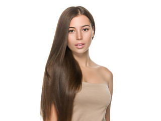 Fototapeta premium Zdrowe włosy brunetka długie fryzury kobieta na białym tle