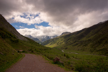 Naklejka premium paisaje natural con cielo