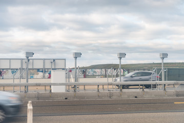 Stationäre Radaranlage an der Autobahn