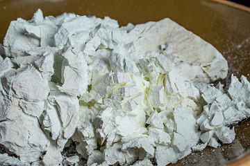 Quicklime water absorption cracking process