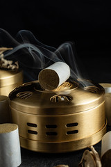 Chinese medicine moxibustion therapy / Ai Zhu and smoked cans
