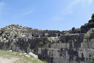 Fototapeta na wymiar Roman ruins at Umm Qais (Umm Qays) --is a town in northern Jordan near the site of the ancient town of Gadara. Umm Qais is one of Jordan's most unique Greco Roman Decapolis sites