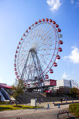 観覧車のある風景