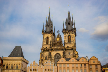 Fototapeta premium Église de Notre-Dame-de-Týn Place de la Vieille-Ville de Prague
