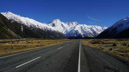 road to the mountains