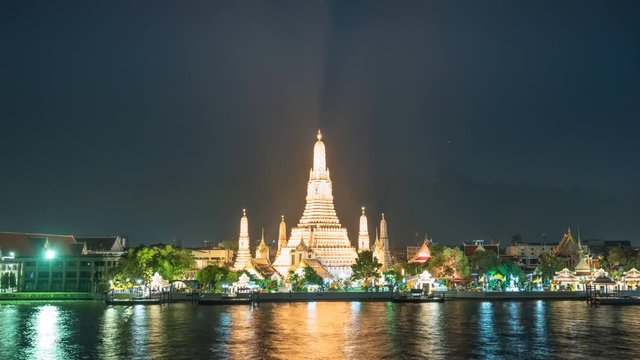 Bangkok Thailand 4K Time lapse, city skyline day to night timelapse at Wat Arun temple and Chao Phraya River