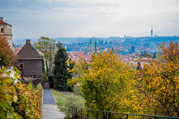 Fototapeta na wymiar Vue panoramique sur la ville de Prague