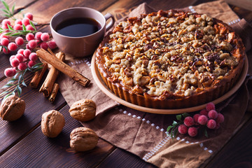 gingerbread tart with apples and nuts
