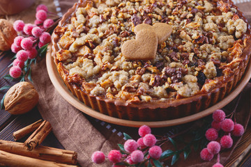 gingerbread tart with apples and nuts