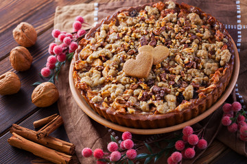 gingerbread tart with apples and nuts