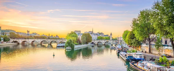 Fotobehang Zonsopgangmening van de oude stadshorizon in Parijs © f11photo