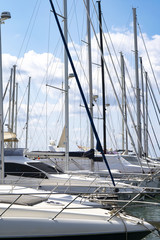 Obraz premium sail boats moored in the Rome port