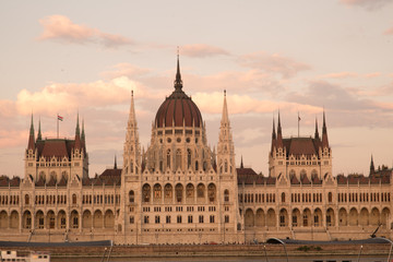 Obraz premium Budapest parliament by night