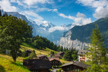 Fototapeta na wymiar Overlook from Wengen to the Luaterbrunnen Valley in Switzerland