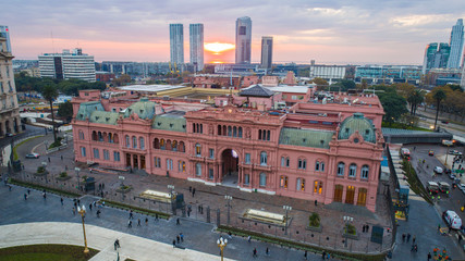 Pink house is the official seat of the executive branch of the government of Argentina. Buenos Aires - Argentina. - obrazy, fototapety, plakaty