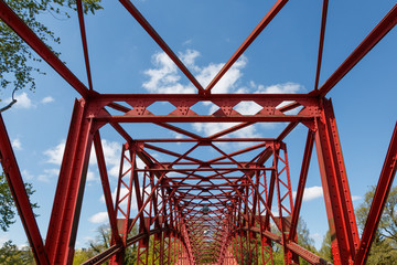 Brücke rot