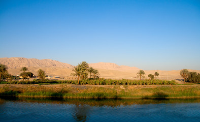 Banks of Nile canals