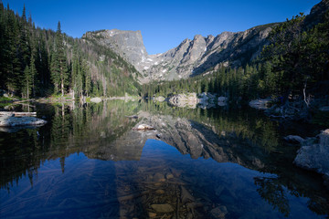 Fototapeta na wymiar Dream Lake Reflection