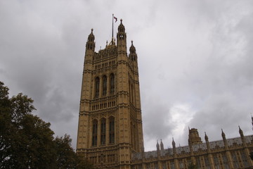 Fototapeta na wymiar Parlement britannique de Westminster à Londres
