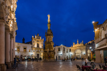 Fototapeta na wymiar Nardò - Piazza Salandra mit Virgin-Säule; Apulien