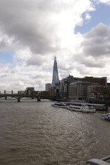 La Tamise et tour Shard à Londres