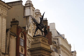 Statue de dragon d'une rue à Londres	