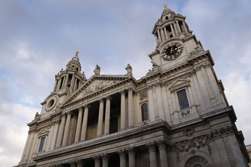 Fototapeta na wymiar Cathédrale Saint Paul à Londres