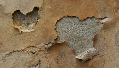 Intonaco danneggiato - umidità
