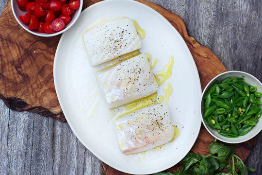 raw sea bass with olive oil