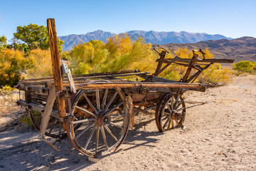Fototapeta na wymiar Antique wagon in the Mojave Dessert.