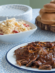 Beef Brisket Platter with Buns Vert